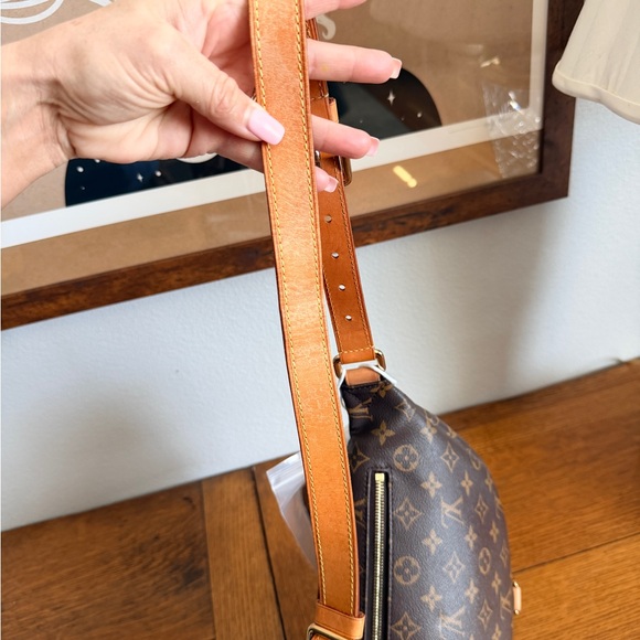 Louis Vuitton Monogram Bum Bag - Picture 5 of 14